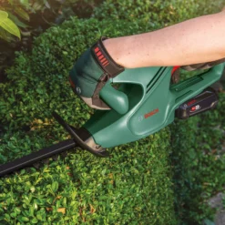 Bosch Power For All 18V 450mm EasyHedgeCut 18-45 Cordless Hedge Trimmer -Gardens and Outdoor bosch power for all 18v 450mm easyhedgecut 18 45 cordless hedge trimmer4059952574981 02i bq