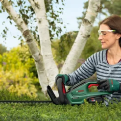 Bosch Power For All 18V 550mm UniversalHedgeCut 18-55 Cordless Hedge Trimmer -Gardens and Outdoor bosch power for all 18v 550mm universalhedgecut 18 55 cordless hedge trimmer4059952558776 04i bq