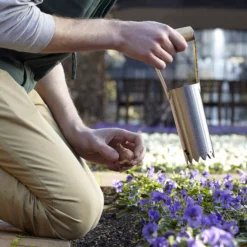 Burgon & Ball Bulb Planter -Gardens and Outdoor burgon ball bulb planter5019360008569 01i bq