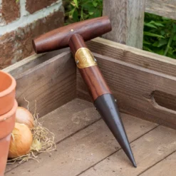 Burgon & Ball National Trust Wood Dibber -Gardens and Outdoor burgon ball national trust wood dibber5019360201601 01i bq