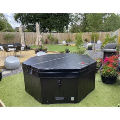 Canadian Spa Company Muskoka 6 Person Hot Tub -Gardens and Outdoor canadian spa company muskoka 6 person hot tub5056374200336 01i BQ