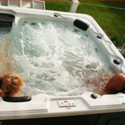 Canadian Spa Toronto Special Edition 6 Person Hot Tub -Gardens and Outdoor canadian spa toronto special edition 6 person hot tub0708296543088 03i bq
