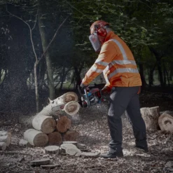 Erbauer ECSP41 41cc 400mm Petrol Chainsaw -Gardens and Outdoor erbauer ecsp41 41cc 400mm petrol chainsaw5059340255897 01i