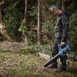 Erbauer EXT Cordless 18V ELB18-Li - KIT Garden Blower -Gardens and Outdoor erbauer ext cordless 18v elb18 li kit garden blower3663602461999 01i