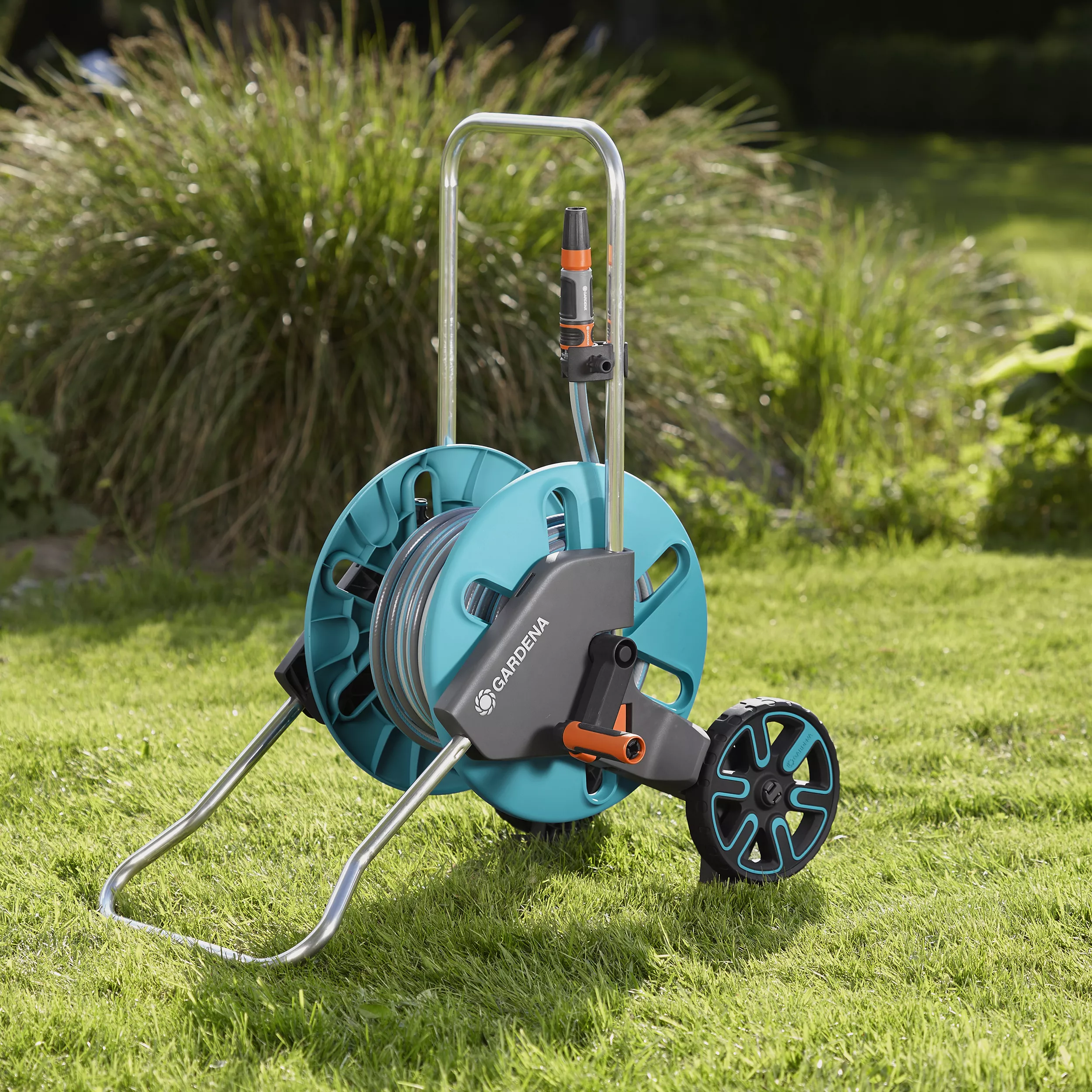 Gardena Aquaroll Freestanding Manual Hose Reel Set (L)20m 5 Gardena Aquaroll Freestanding Manual Hose Reel Set (L)20m - Image 3