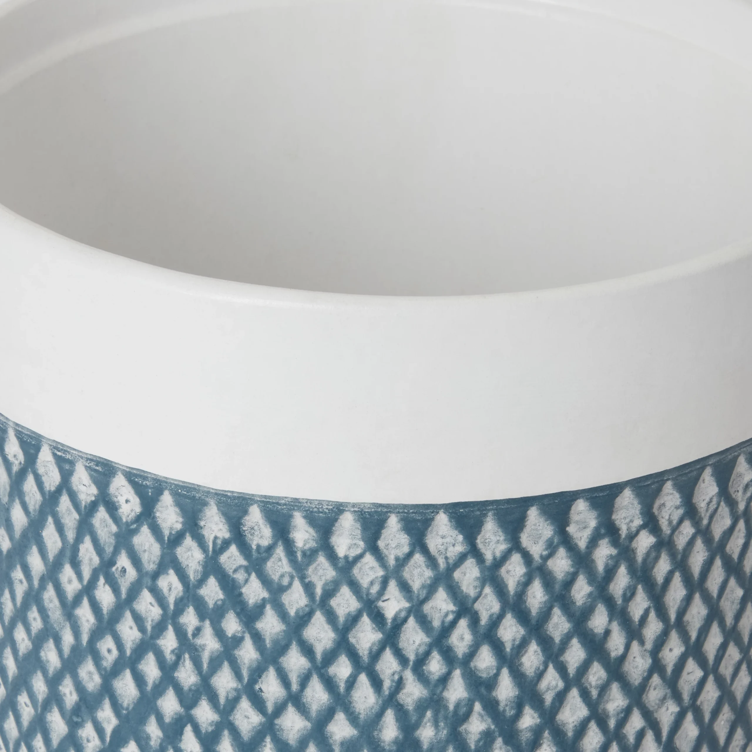 GoodHome Blue Coral Clay Diamond Design Round Plant Pot (Dia)19.2cm 4 GoodHome Blue Coral Clay Diamond Design Round Plant Pot (Dia)19.2cm - Image 2