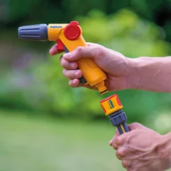 Hozelock 3 Function Hose Spray Gun 8 Hozelock 3 Function Hose Spray Gun -Gardens and Outdoor hozelock 3 function hose spray gun5010646062442 01i bq