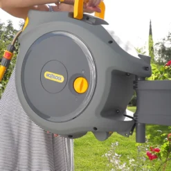 Hozelock Auto-reel Wall-mounted Hose Reel & Hose (L)30m -Gardens and Outdoor hozelock auto reel wall mounted hose reel hose l 30m5010646059565 02i bq