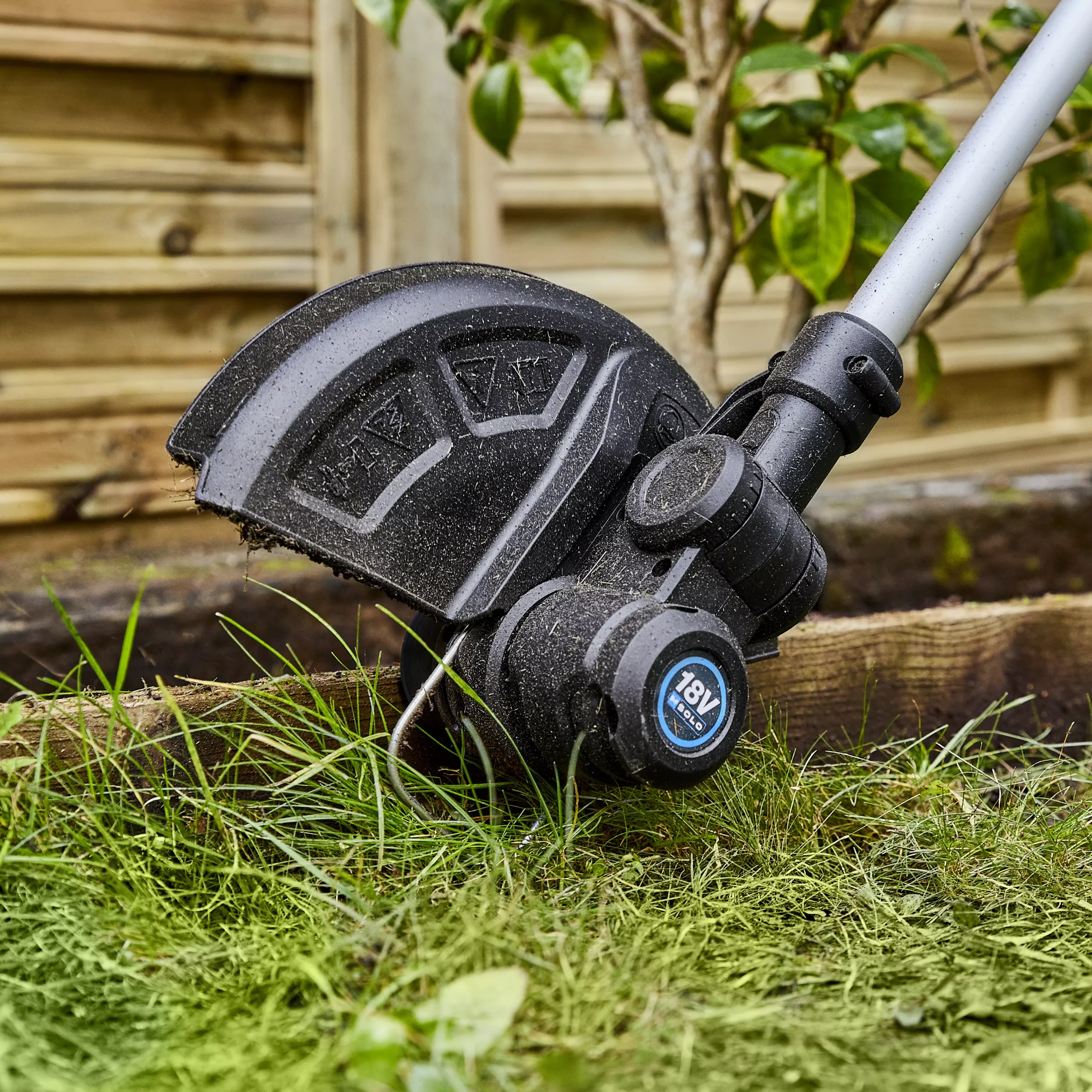 Mac Allister Solo 18V 250mm Cordless Grass Trimmer MGT1825-Li 5 Mac Allister Solo 18V 250mm Cordless Grass Trimmer MGT1825-Li - Image 3