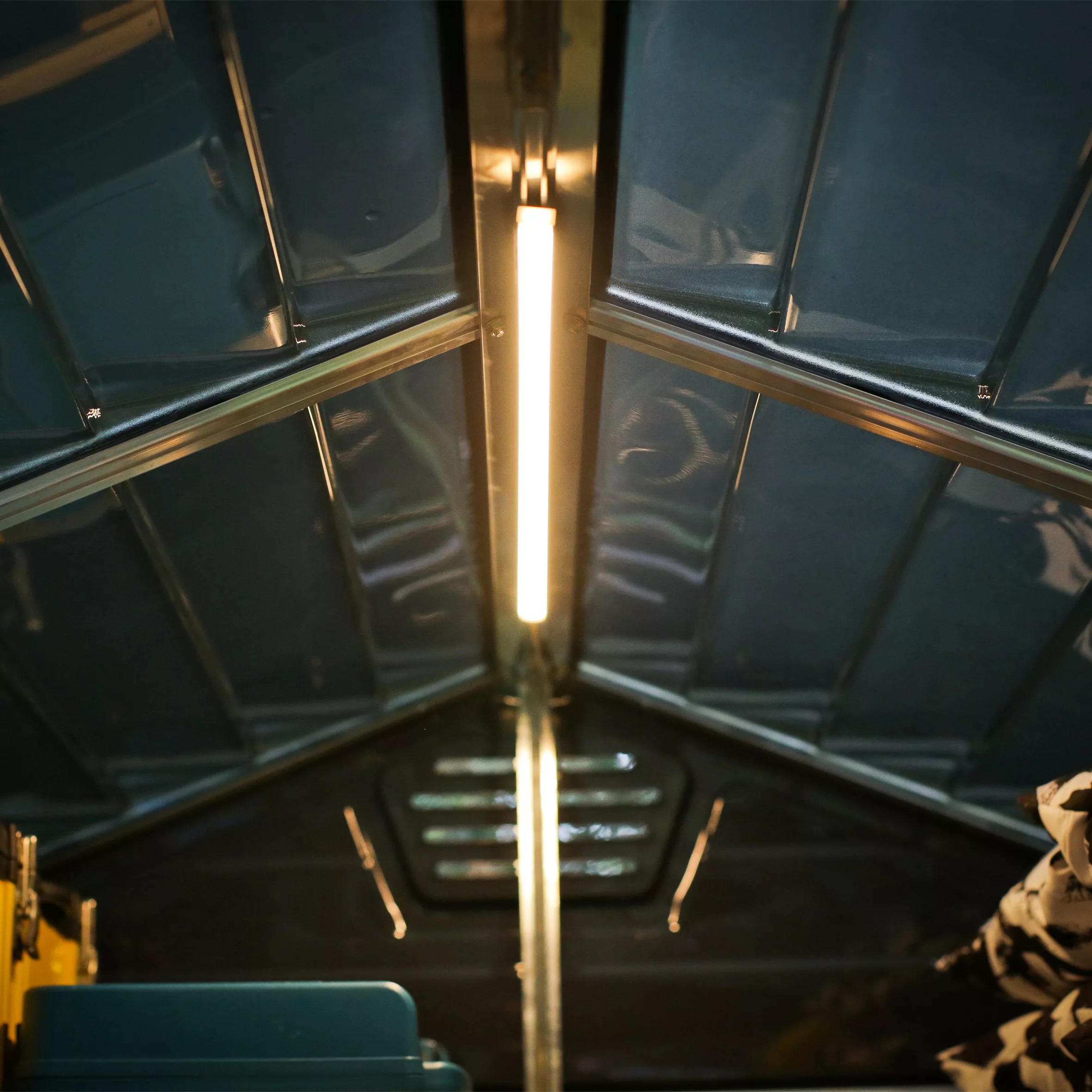 Palram - Canopia Led Lighting System White LED Strip Light Kit IP65 2000lm (L)0.67m 4 Palram - Canopia Led Lighting System White LED Strip Light Kit IP65 2000lm (L)0.67m - Image 2