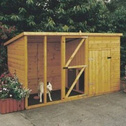 Shire Sanda Kennel & Run, (H)1.67m (W)1.19m (D)1.19m -Gardens and Outdoor shire sanda kennel run h 1 67m w 1 19m d 1 19m5019804111954 03i bq