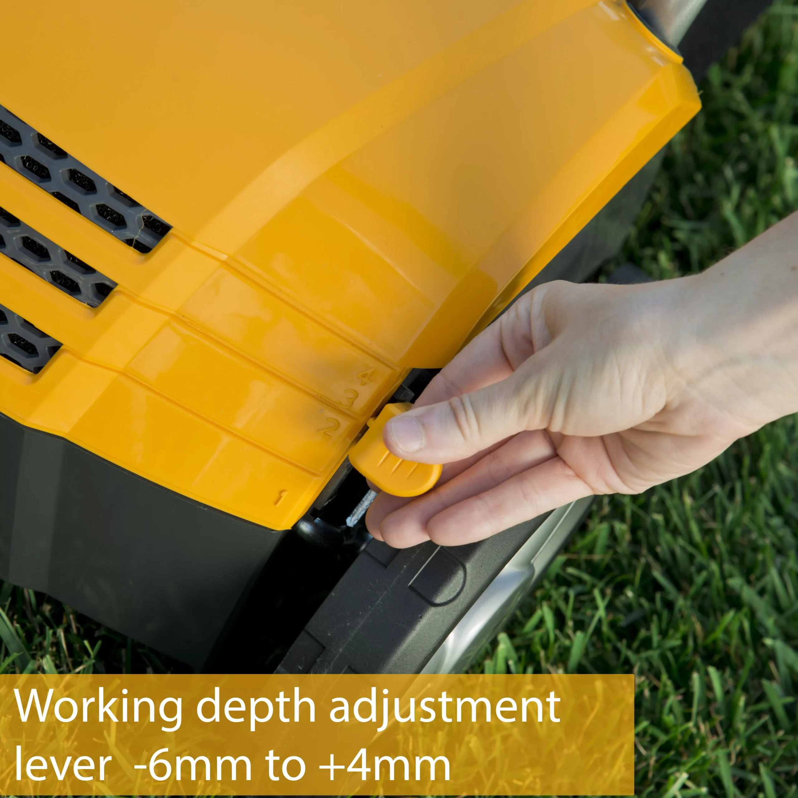 Stiga SV 213 E / 290002132/14 1300W 320mm Corded Scarifier 8 Stiga SV 213 E / 290002132/14 1300W 320mm Corded Scarifier - Image 6