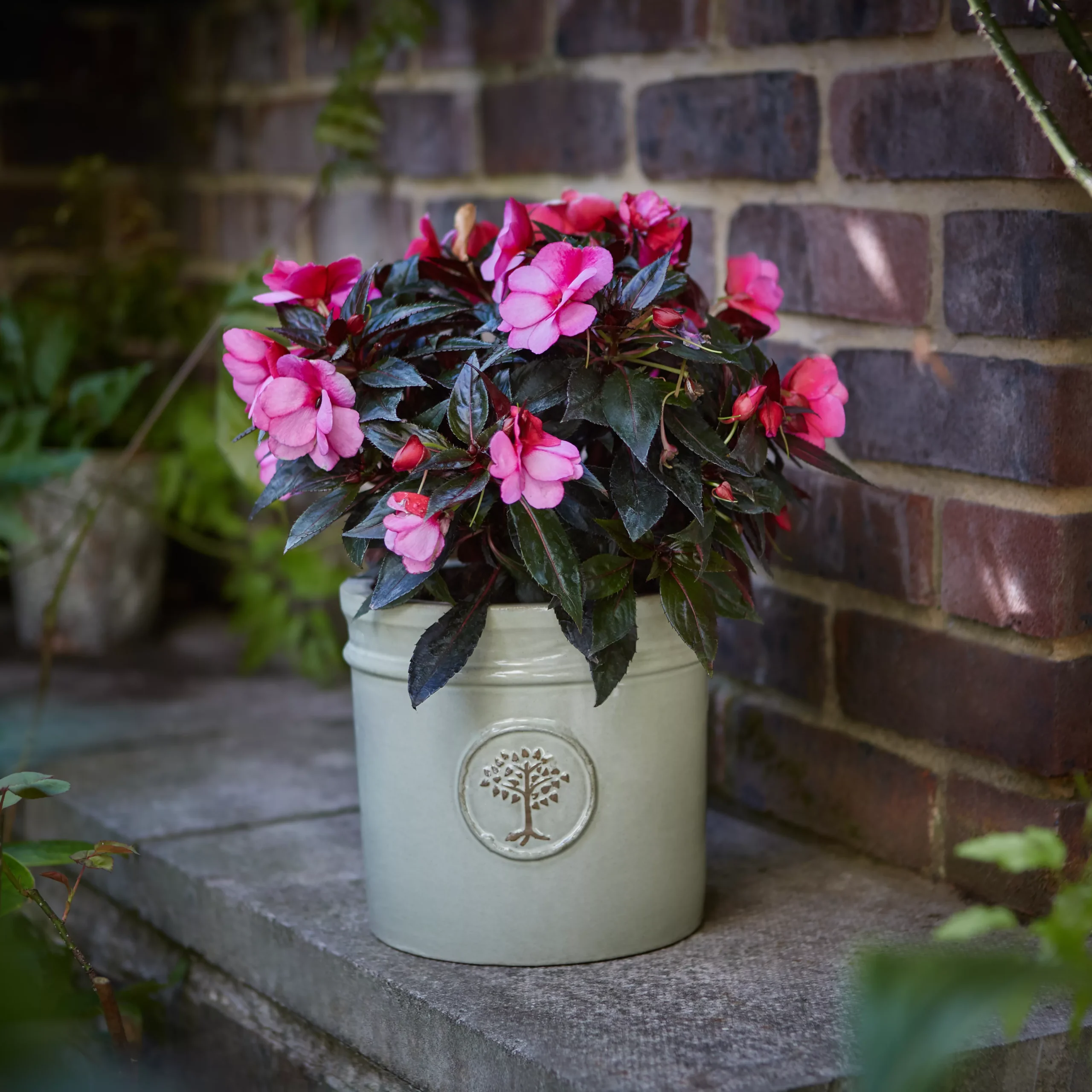 Verve Barcău Olive Ceramic Circular Plant Pot (Dia)20cm 5 Verve Barcău Olive Ceramic Circular Plant Pot (Dia)20cm - Image 3